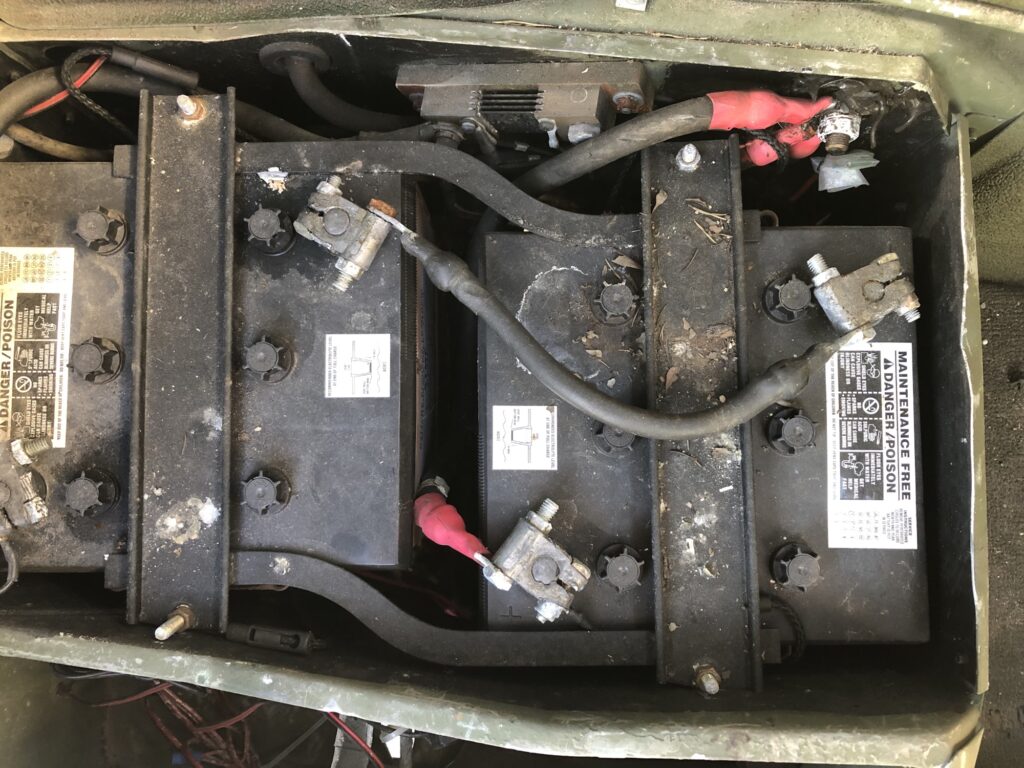 M1097R1 Dual Battery Compartment